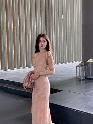 ByYou 夏季新款度假风荡领雪纺吊带连衣裙长款印花收腰包臀裙长裙