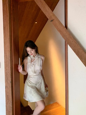 ByYou 夏季新中式国风提花无袖白色缎面连衣裙收腰显瘦包臀短裙子