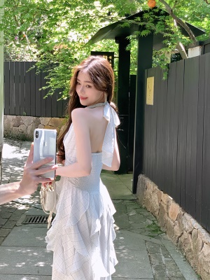 ByYou夏季新款法式白色无袖挂脖碎花雪纺连衣裙收腰a字荷叶边长裙