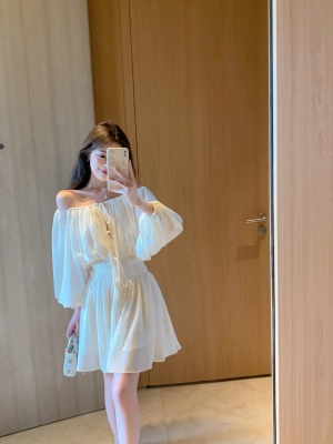 ByYou 夏季新款法式杏色灯笼袖一字肩雪纺连衣裙收腰褶皱仙女短裙