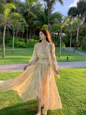 ByYou夏季新款气质v领泡泡袖黄色碎花雪纺连衣裙收腰显瘦仙女长裙