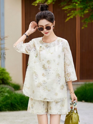 新中式刺绣短裤套装女2025夏季新款宽松轻薄透气慵懒松弛感两件套