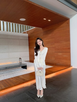 ByYou 夏季新款高级感米色开叉缎面半身裙蕾丝包臀裙修身鱼尾长裙