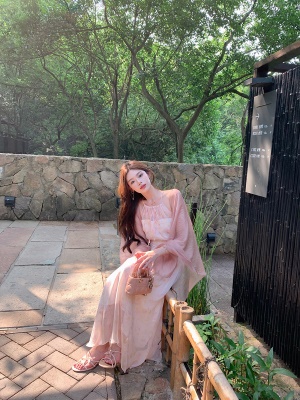 ByYou 夏季新款气质粉色无袖雪纺碎花连衣裙收腰仙气印花挂脖长裙