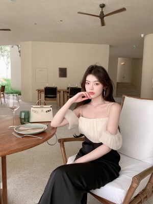 ByYou 夏季高冷御姐风拼色吊带连衣裙女高腰显瘦拼接缎面中长裙子