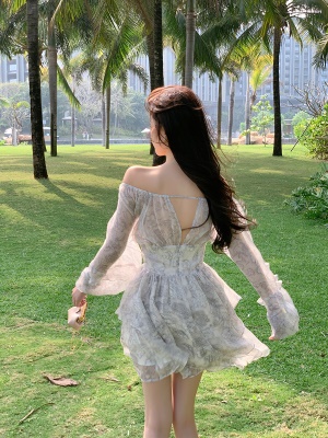 ByYou 夏季新款灯笼袖一字肩白色雪纺碎花连衣裙法式收腰仙女短裙