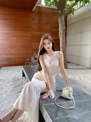 ByYou 夏季新款温柔风蕾丝无袖白色连衣裙长款修身收腰包臀鱼尾裙