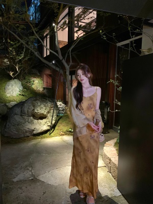 ByYou 夏季新中式国风印花缎面吊带连衣裙高级感收腰显瘦包臀长裙