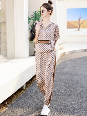 今年流行休闲时尚套装女夏2025新款印花冰丝连帽运动服两件套炸街