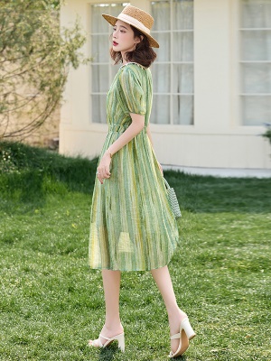 法式温柔风天丝连衣裙女夏2025新款气质收腰绝美扎染小清新a字裙