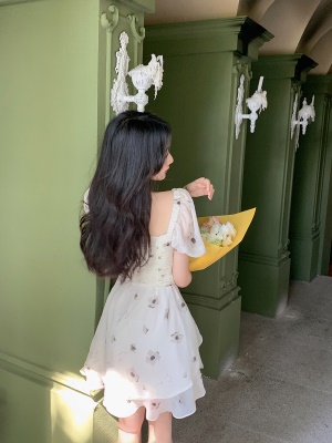 ByYou 法式气质方领碎花雪纺连衣裙女高端小个子收腰显瘦百褶短裙