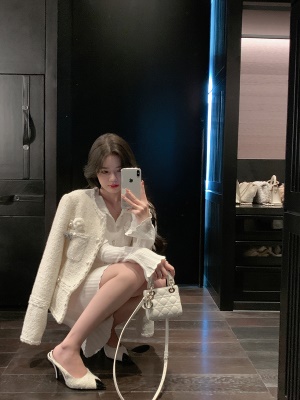 ByYou 秋冬新款翻领白色羊毛镂空针织连衣裙短款收腰显瘦百褶裙子