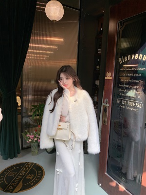 ByYou 全手工花朵羊毛白色v领针织连衣裙长款收腰加厚内搭毛衣裙