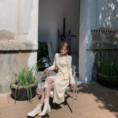 ByYou秋冬新款v领收腰设计感兔绒针织连衣裙女气质名媛开叉中长裙