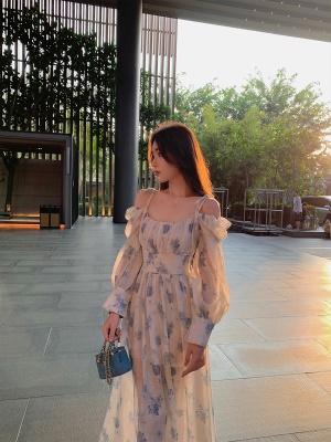 ByYou 夏季新款法式方领泡泡袖蓝色碎花天丝连衣裙长款收腰仙女裙