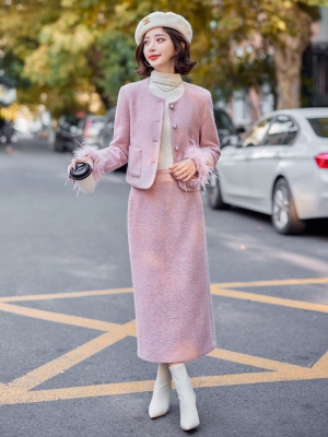 高级感小香风羽绒套装女2025年秋冬新款时尚无领半身裙毛呢两件套