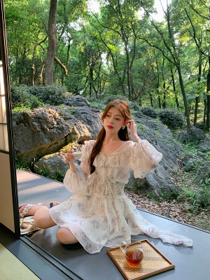 ByYou 夏季新款灯笼袖网纱V领碎花雪纺连衣裙收腰荷叶边短款裙子