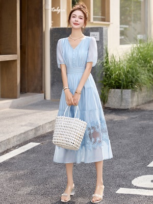 新中式绝美天丝连衣裙女2025夏季新款独特漂亮掐腰蕾丝镂空长裙子