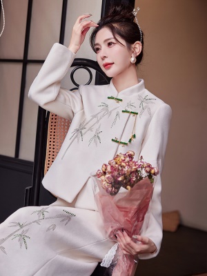 新中式羊毛呢套装女春秋2025新款高端大气名媛减龄小香风两件套裙