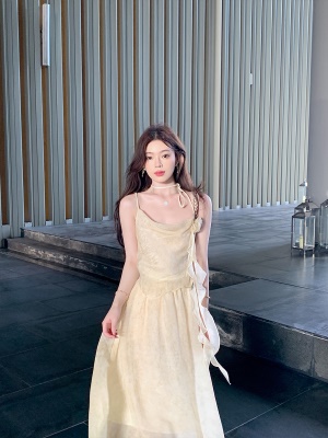 ByYou 夏季新款气质黄色天丝荡领吊带连衣裙收腰仙气印花长款裙子