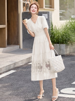 新中式绝美天丝连衣裙女2025夏季新款独特漂亮掐腰蕾丝镂空长裙子