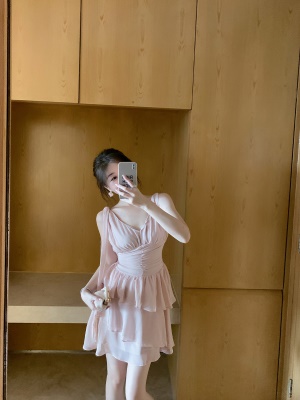 ByYou 夏季气质高级感仿真丝V领连衣裙女收腰显瘦纯欲蛋糕裙短裙