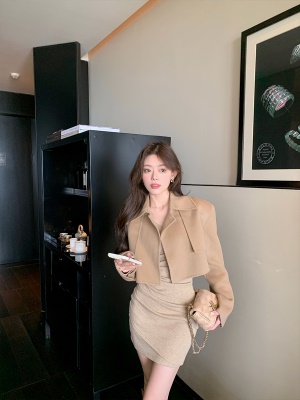 ByYou秋冬性感卡其色内搭v领连衣裙短款收腰包臀裙不规则修身裙子