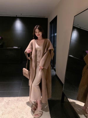 ByYou 冬季新款兔绒V领收腰针织连衣裙中长款修身内搭过膝毛衣裙