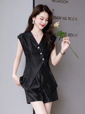 时尚无袖薄西装套装女2025夏装新款小个子显高炸街职业短裤两件套