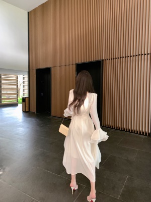 ByYou夏季新款茶歇法式白色雪纺连衣裙喇叭袖V领收腰气质仙女长裙