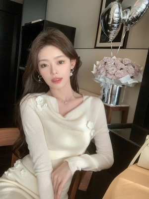 ByYou 秋冬白色马海毛荡领内搭针织连衣裙短款羊毛包臀打底毛衣裙