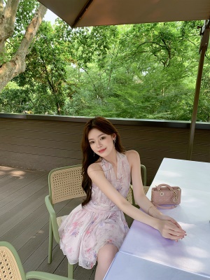 ByYou 夏季新款气质粉色v领挂脖碎花雪纺连衣裙收腰显瘦仙女短裙