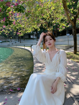 ByYou春季新款法式杏色V领收腰连衣裙长款大摆伞裙小个子显瘦裙子