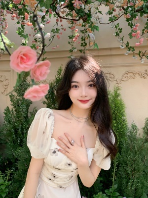 ByYou 法式气质方领碎花雪纺连衣裙女高端小个子收腰显瘦百褶短裙