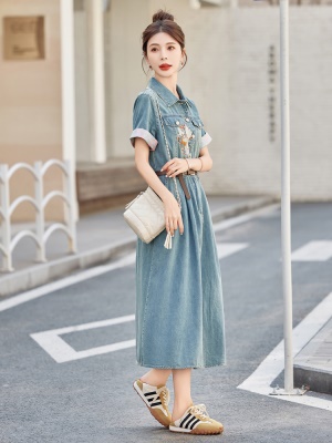 欧货国风刺绣牛仔连衣裙女2025初夏季新款高级感奢华大牌爆款长裙