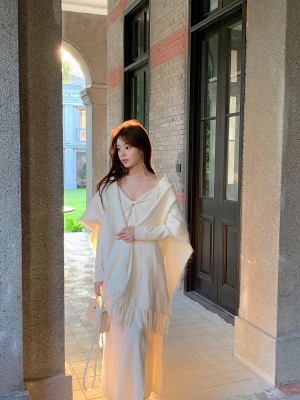 ByYou 秋冬温柔风白色一字肩内搭针织连衣裙长款显瘦收腰包臀裙子