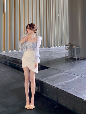 ByYou 春季白色气质高腰缎面半身裙女设计感不规则显瘦A字裙短裙