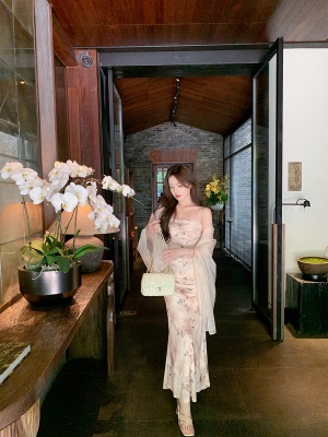 ByYou 夏季新款气质杏色网纱碎花吊带连衣裙紧身包臀鱼尾印花长裙