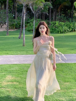 ByYou 夏季新款气质黄色天丝荡领吊带连衣裙收腰仙气印花长款裙子