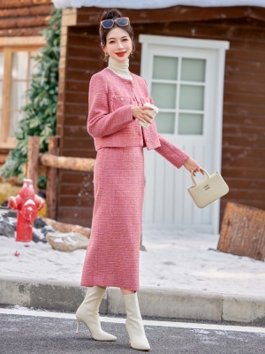 粉色小香风毛呢套装女2025秋冬新款欧货时尚显瘦高个子加厚两件套