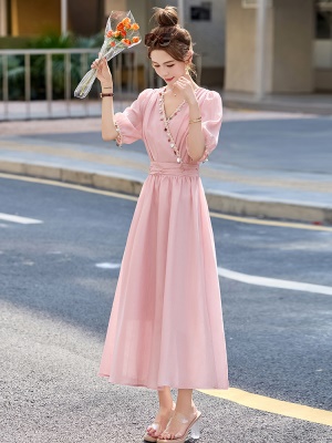 法式气质V领连衣裙女2025夏季新款高级感串珠褶皱收腰温柔风长裙