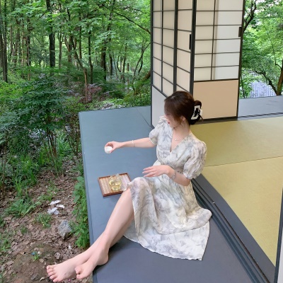 ByYou 温柔风水墨碎花度假风连衣裙夏高级感收腰长款泡泡袖茶歇裙