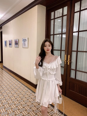 ByYou 夏季新款气质网纱V领缎面白色连衣裙收腰显瘦不规则短裙子