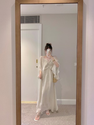 ByYou 夏季新款高级感v领珠光桑蚕丝连衣裙长款灯笼袖仙女流光裙