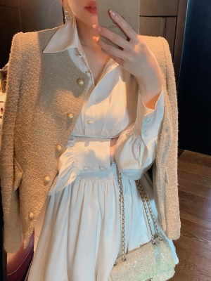 ByYou 秋季新款气质衬衫领高级感白色缎面连衣裙收腰显瘦绸缎短裙