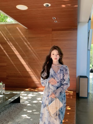 ByYou夏季新款气质法式v领天丝蓝色碎花连衣裙收腰荷叶袖印花长裙