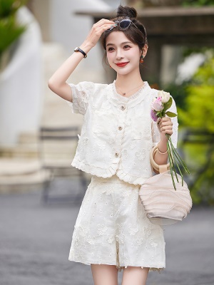 小香风名媛蝴蝶绣花套装女2025夏天新款时尚高级感休闲短裤两件套