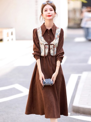 时尚酒红色衬衫连衣裙女2025新款秋冬装新中式盘扣国风两件套长裙