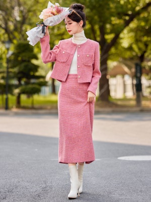 粉色小香风毛呢套装女2025秋冬新款欧货时尚显瘦高个子加厚两件套