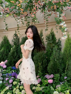 ByYou 法式气质方领碎花雪纺连衣裙女高端小个子收腰显瘦百褶短裙